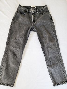 Abercrombie & Fitch High-Rise Mom Jeans in Washed Gray